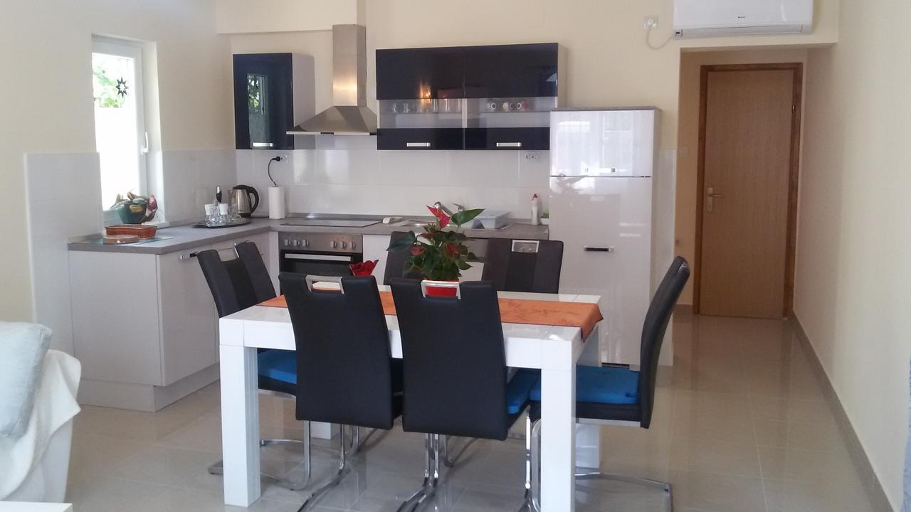 Apartment Anita Vodice Exteriör bild